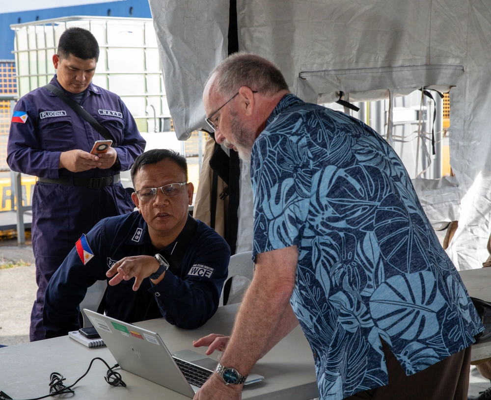 DVIDS Images USS Benfold DDG 65 Host Philippine Navy Image 2 Of 5