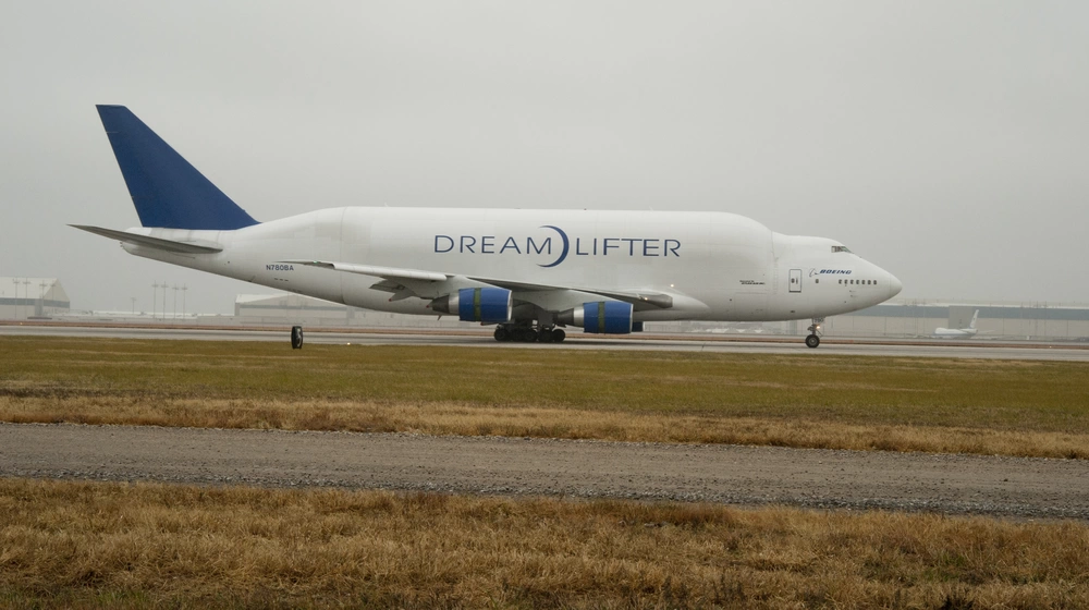 DVIDS - Images - Boeing Dreamlifter lands at McConnell AFB [Image