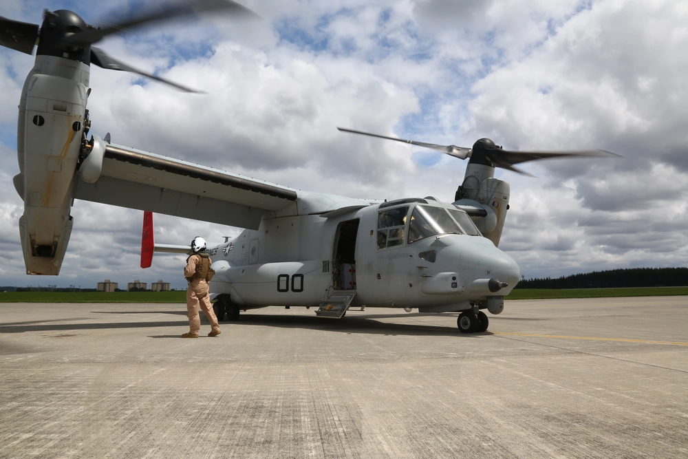 ◆2機◆ MV-22B OSPREY+TOMCAT オスプレイ+トムキャット MV-22B Osprey | NAVAIR