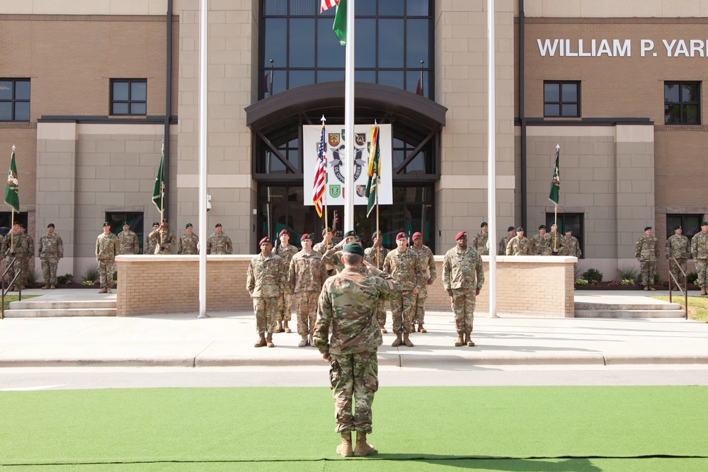 DVIDS - Images - 1st Special Forces Command (Airborne) change of ...