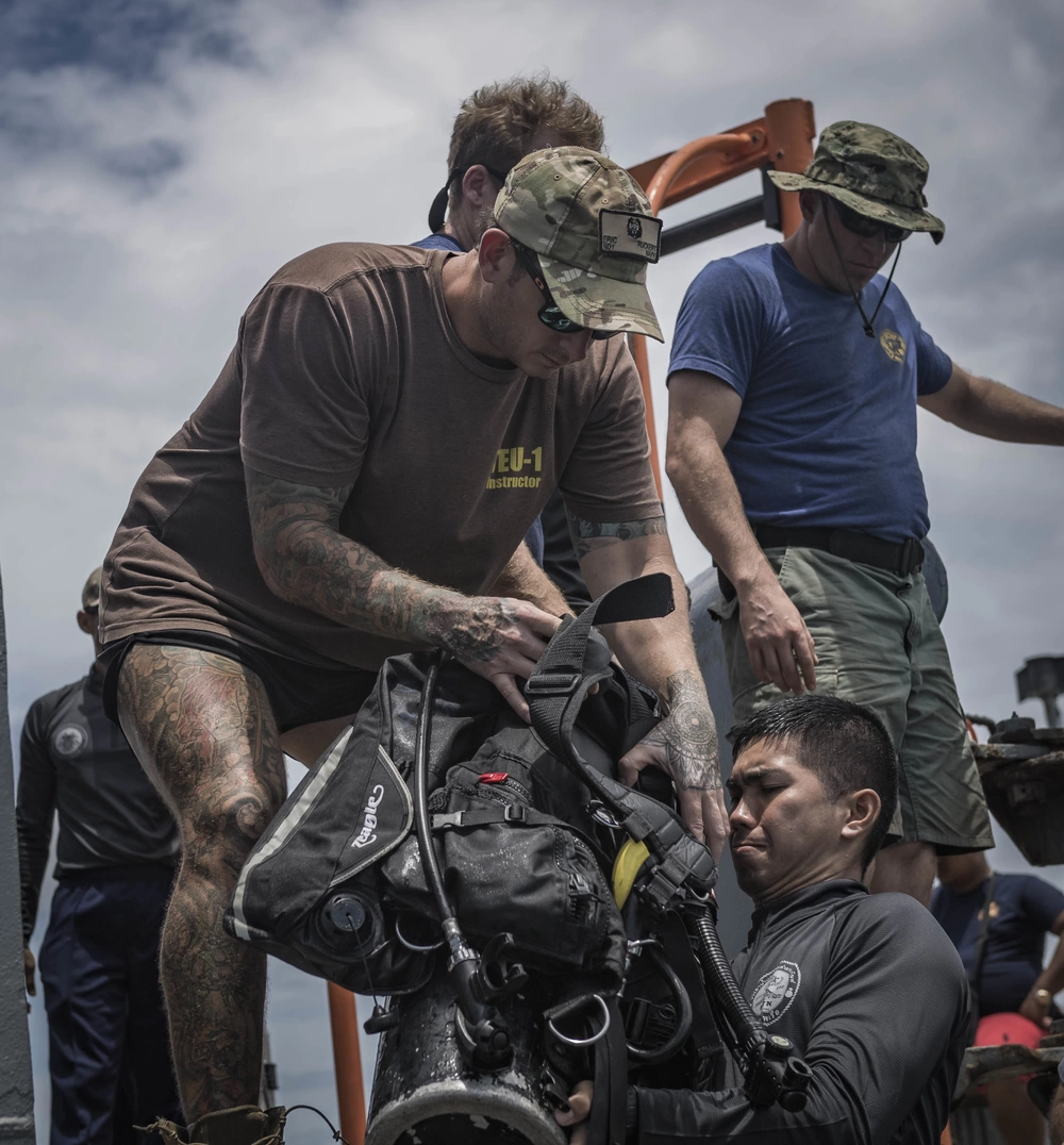 DVIDS - Images - Joint Dive Exercise With Royal Thai Navy and U.S. Navy ...