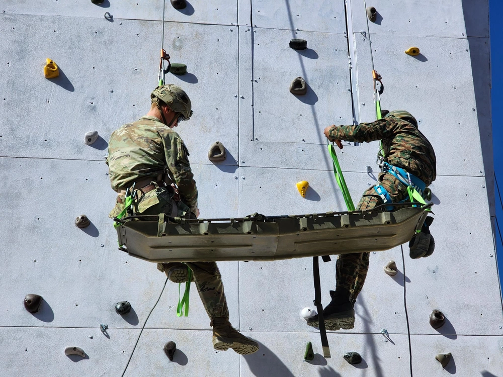 DVIDS - Images - U.S. and Indian Soldiers Practice Humanitarian ...