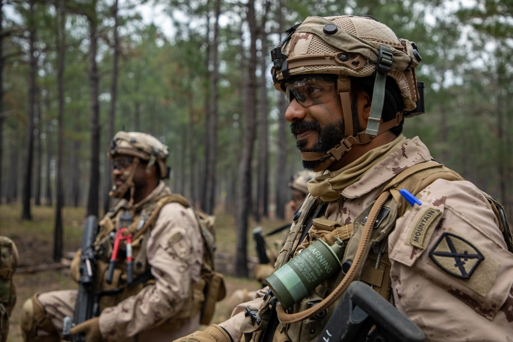 DVIDS - Images - UAE and U.S. troops conduct live fire at JRTC [Image 6 ...