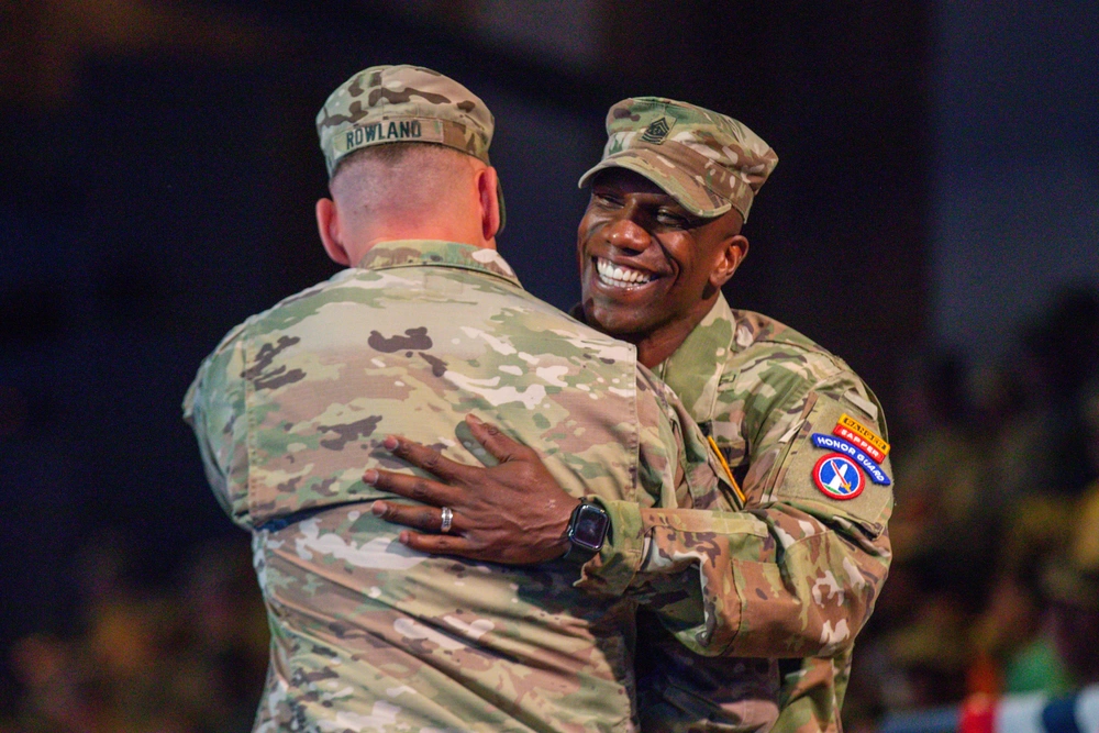ミリタリー Walking U.S Army Sergeant 110512-F-KZ428-001.JPG