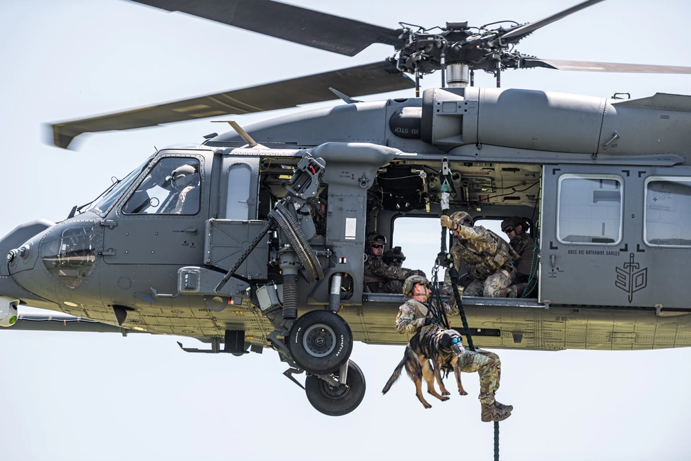 DVIDS - Images - USAF, USSF K9 FRIES training [Image 1 of 17]