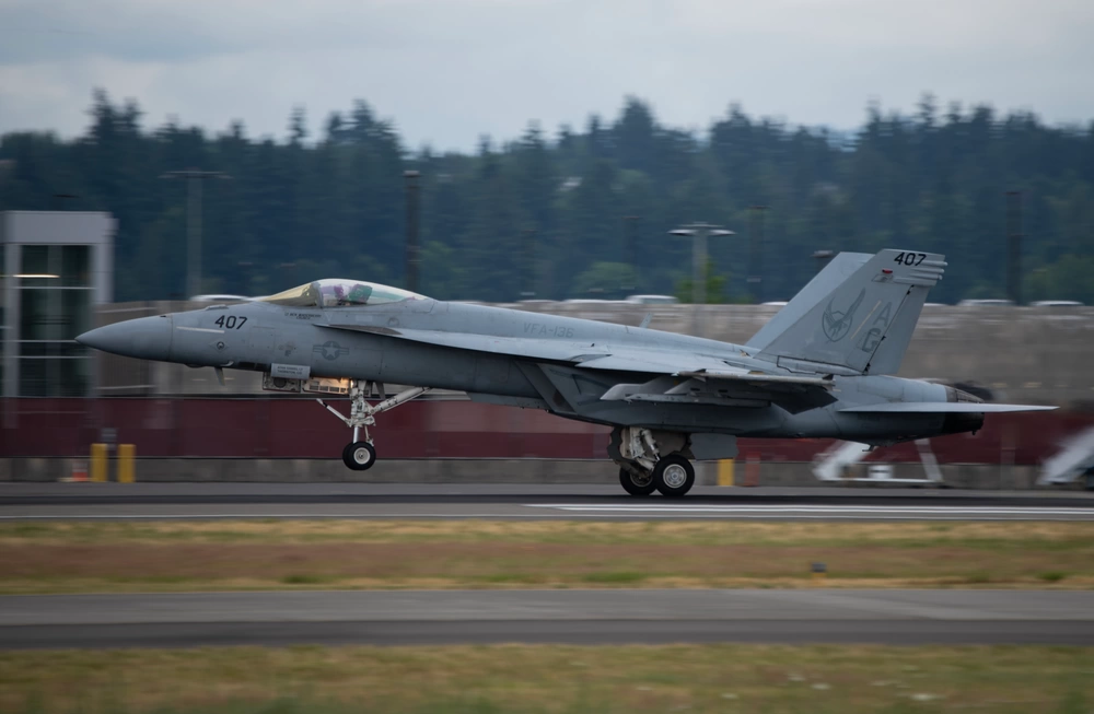 DVIDS - Images - 123rd FS conducts DACT with 194th FS and the U.S. Navy ...
