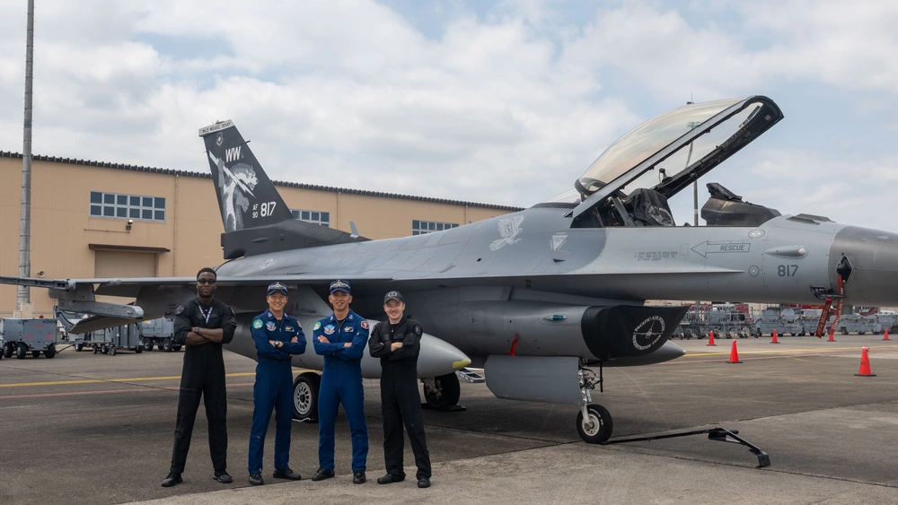 DVIDS - Images - PACAF F-16 Demo Team participates in Yokota