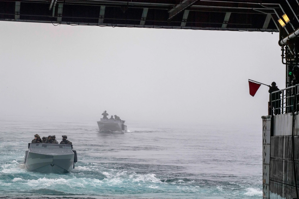 DVIDS - Images - Naval Special Warfare Operators Conduct CCA Operations ...