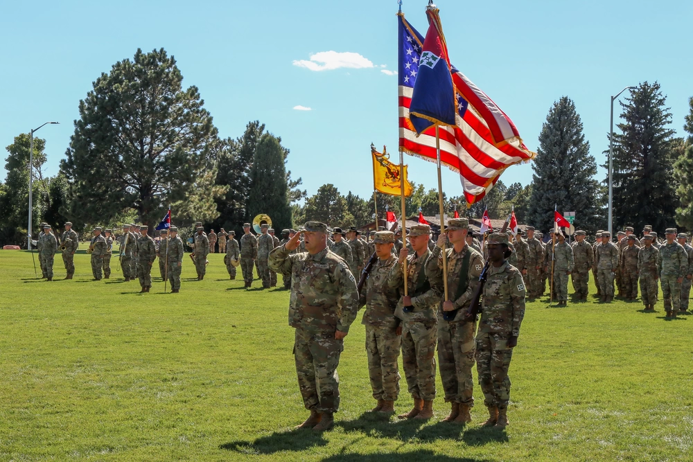 DVIDS - Images - 4CAB, 4ID Change of Responsibility [Image 4 of 6]