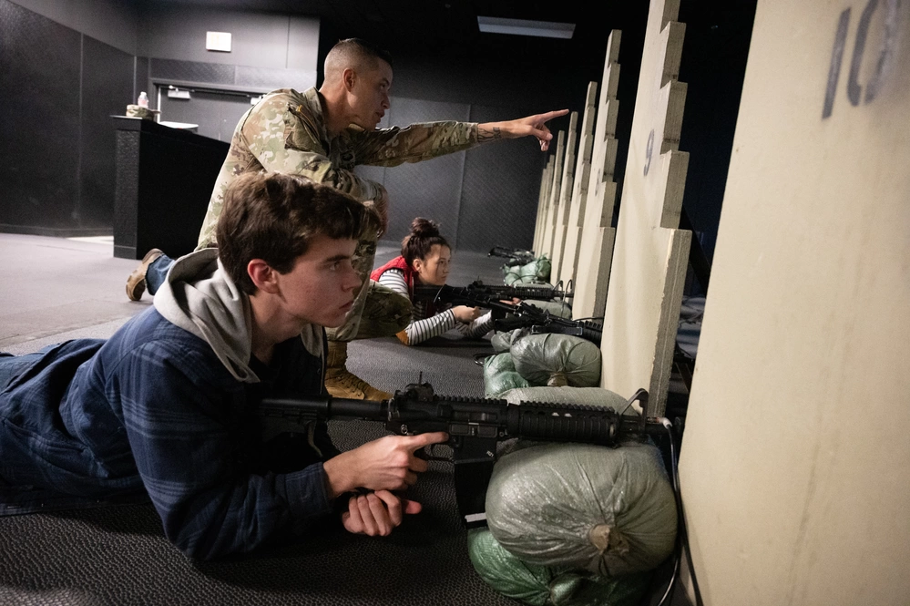 DVIDS - Images - High School students experience Soldier life for a day  [Image 6 of 7]