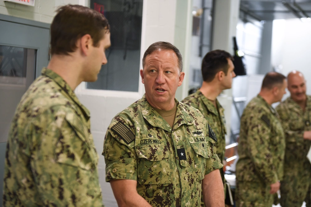 DVIDS - Images - NETC Commander Visits Great Lakes [Image 3 of 26]