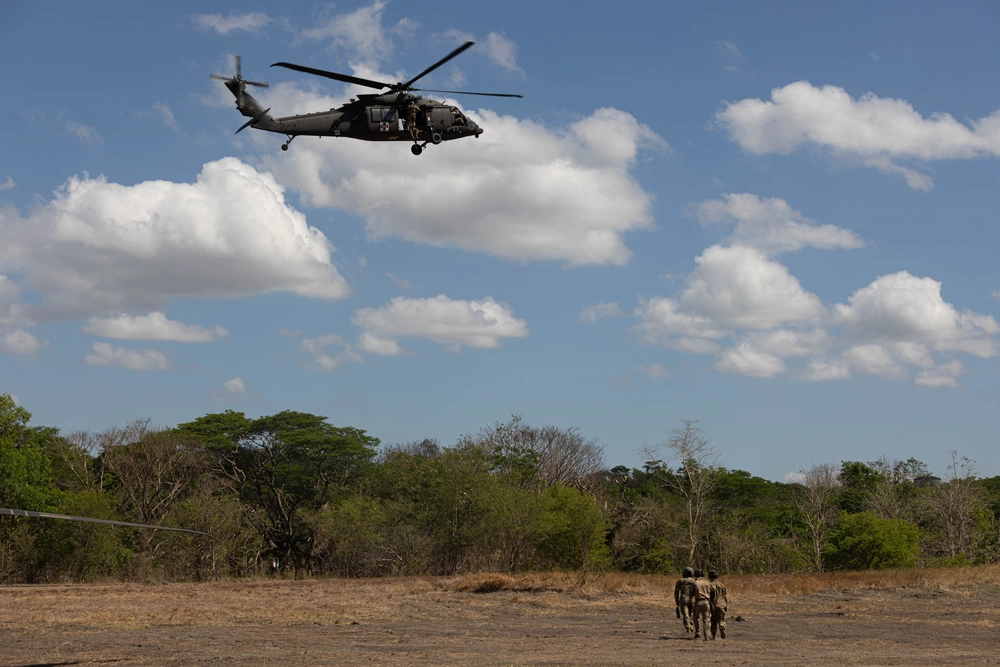 DVIDS - Images - U.S. Army Soldiers conduct MEDEVAC training [Image 1 of 8]