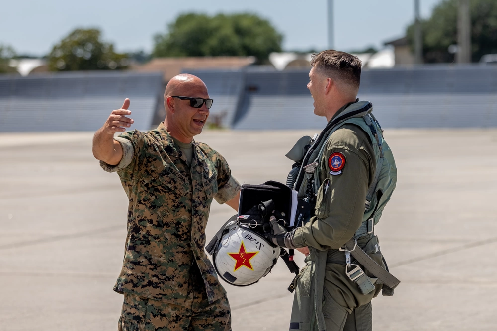 Marine Nationale
ネイビー ショート丈ダッフルコート ウール製 VMFT-402 Begins Standup at Fighter Town East > Naval