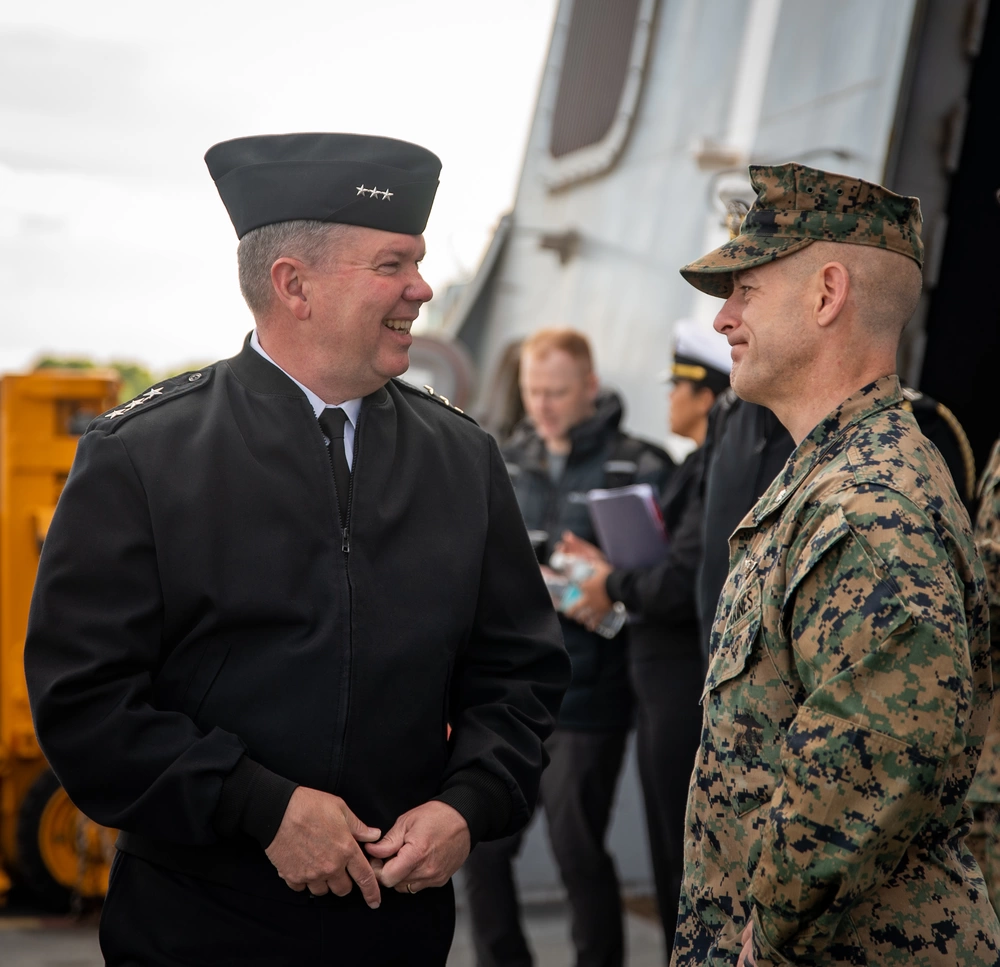DVIDS - Images - Admiral Ishee Visits USS New York [Image 2 of 4]