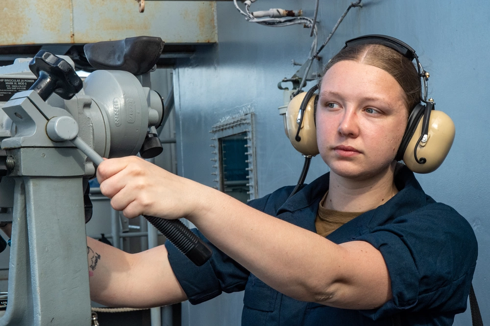DVIDS - Images - USS Ronald Reagan (CVN 76) Sailors stand watch in the ...