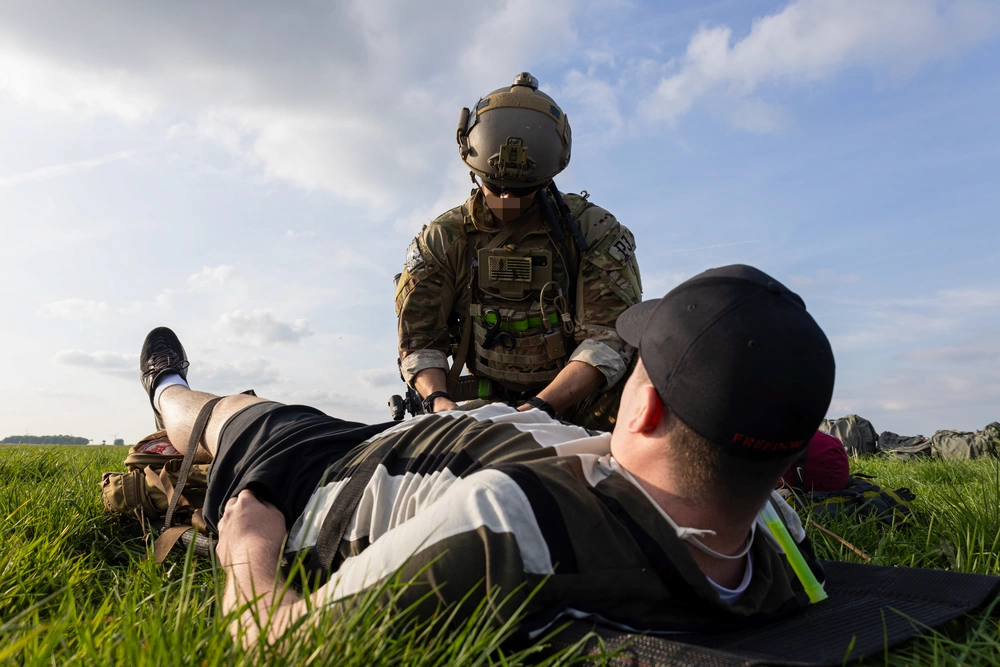 DVIDS - Images - U.S. Army Green Berets, U.S. Navy SEALs and U.S. Air ...