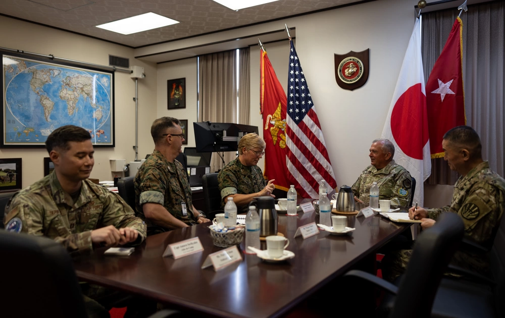 DVIDS - Images - USFJ LtGen visits MCIPAC Deputy Commander Col ...
