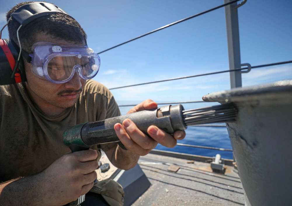 DVIDS - Images - USS Dewey (DDG 105) Sailors Conduct Deck Preservation ...