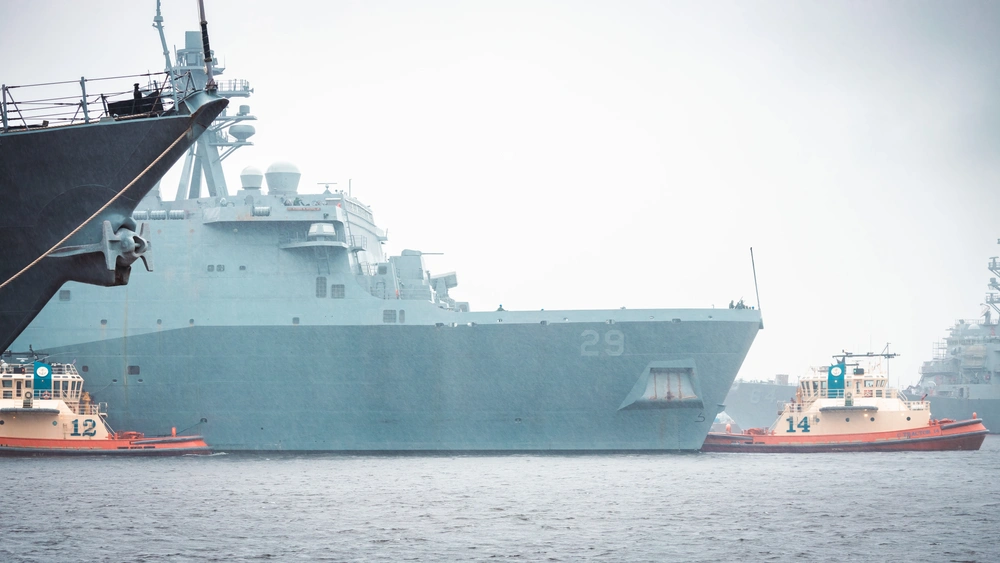 DVIDS - Images - USS Richard M. McCool Jr. Pulls Into Naval Station ...