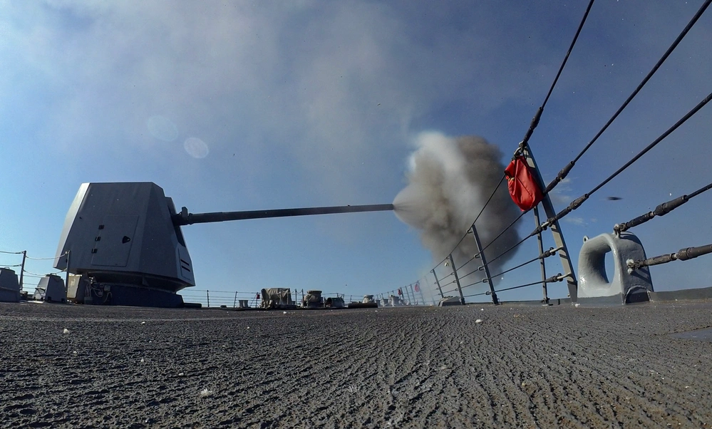 DVIDS - Images - USS Dewey (DDG 105) Conducts Live-Fire Weapons Drill ...