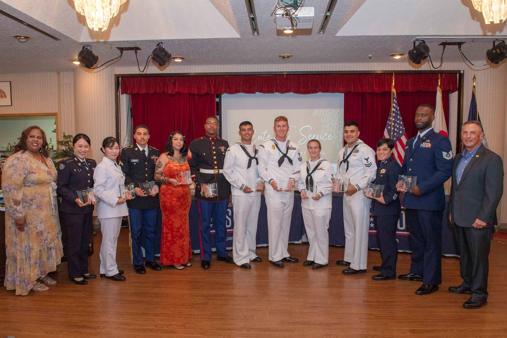 DVIDS Images USO 2024 Salute to Service Award [Image 6 of 7]