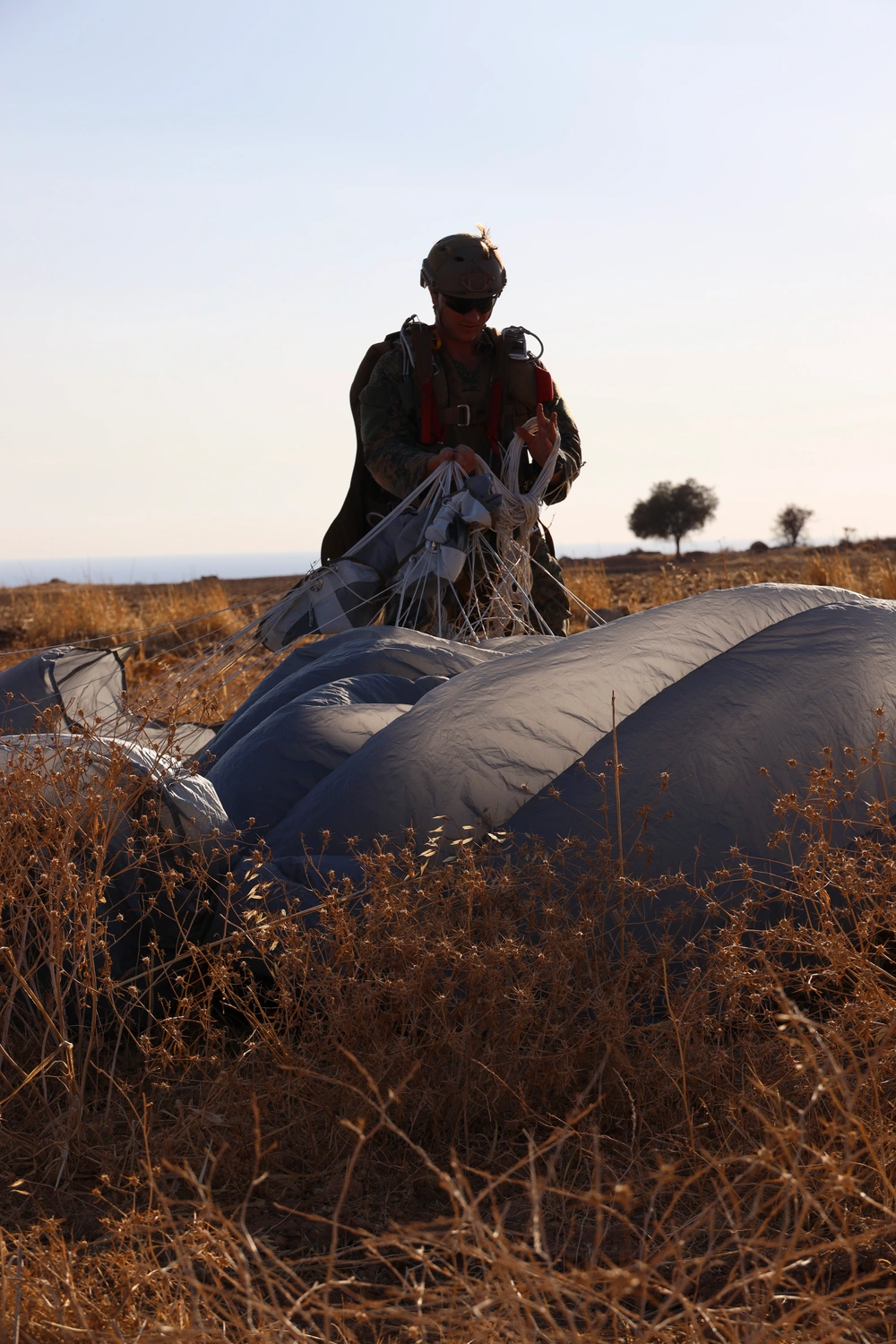 DVIDS Images 24th MEU (SOC) MSPF Bilateral Parachute Insert with
