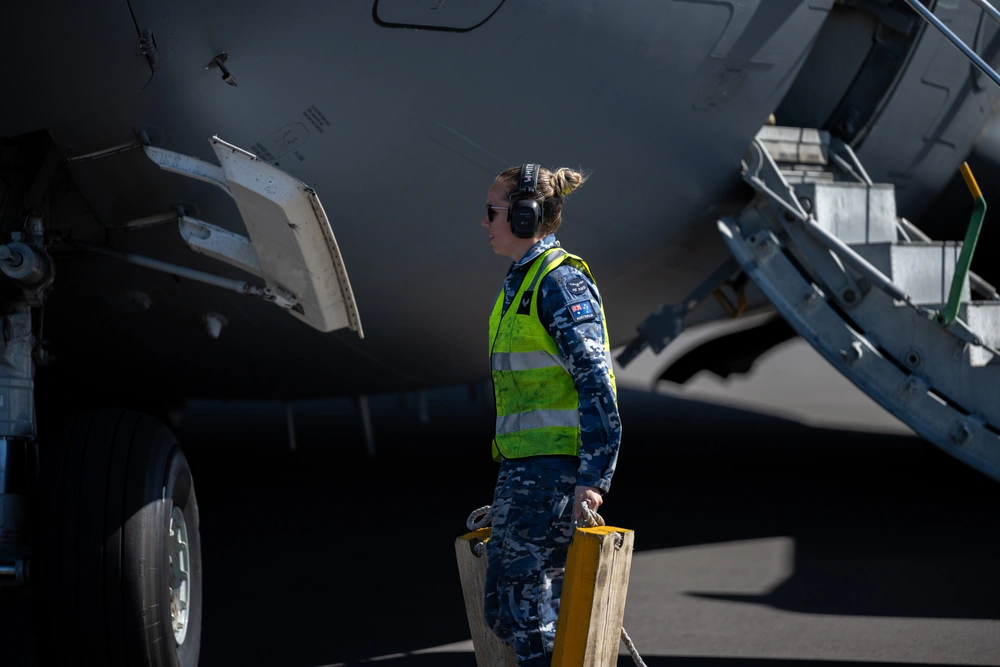 DVIDS Images Australian partners work together with 15th Aircraft