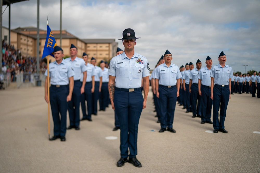 トップス AUSKOU Ceremony STAFF T 2nd AF welcomes Tullos, bids farewell to Leahy > Air