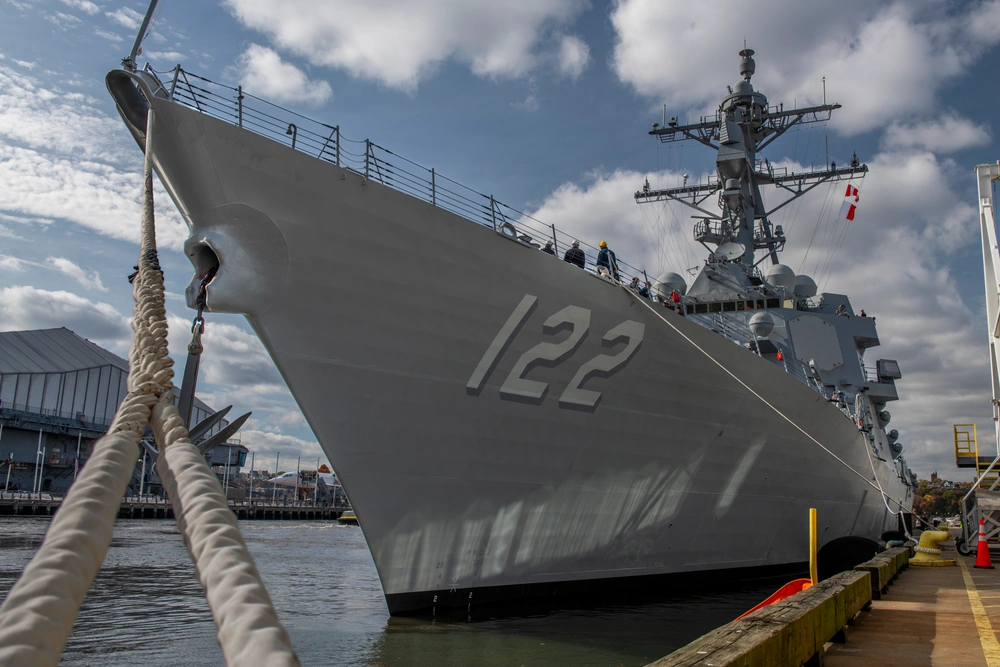 DVIDS - Images - USS John Basilone (DDG 122) arrives in New