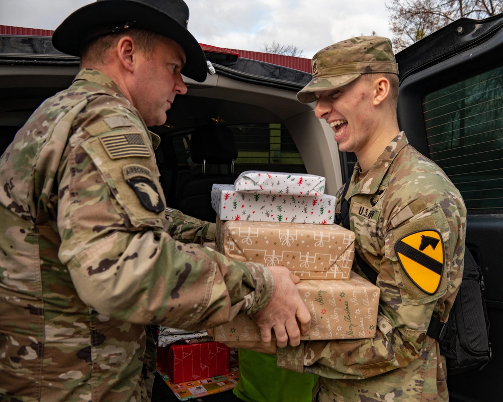 Dvids - Images - Task Force Pegasus Troopers Bring Holiday Cheer [image 