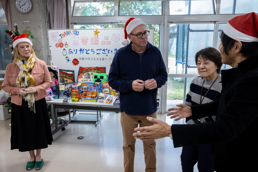 DVIDS Images U S Marine Corps Gives Gifts To A Local Shelter In