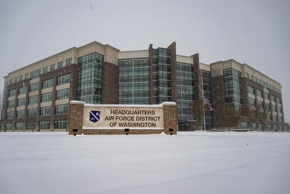 DVIDS Images Winter storm blankets Joint Base Andrews in snow