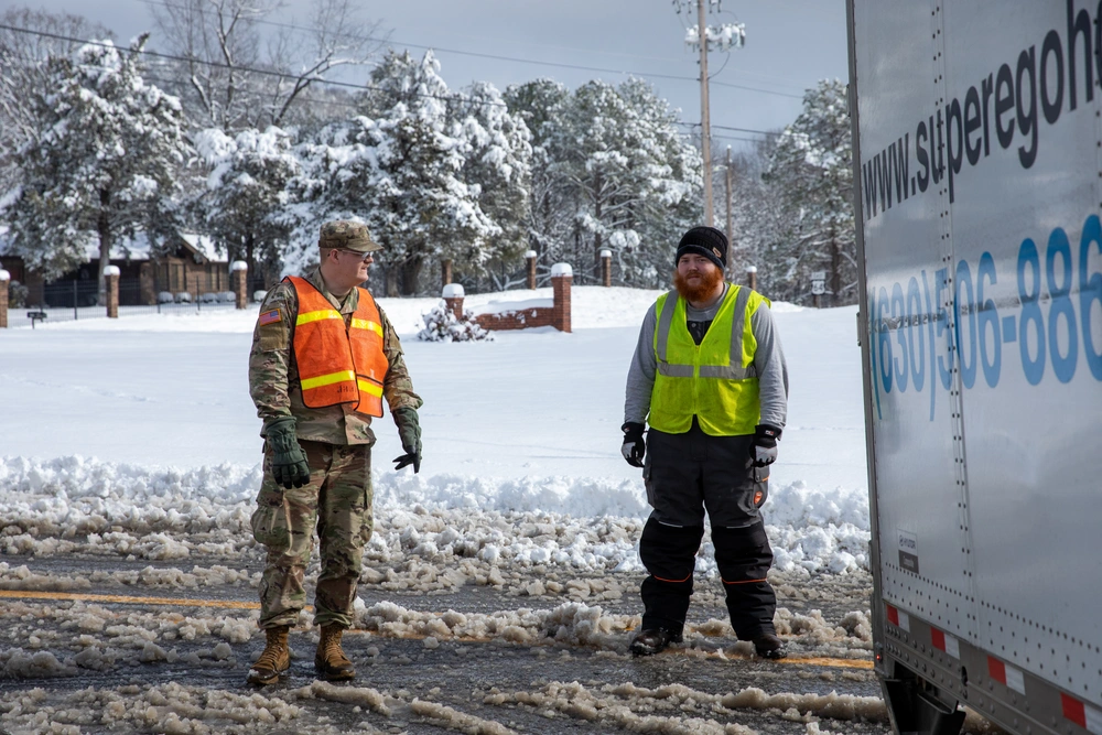 DVIDS - Images - Arkansas Guardsmen provide support in winter weather ...