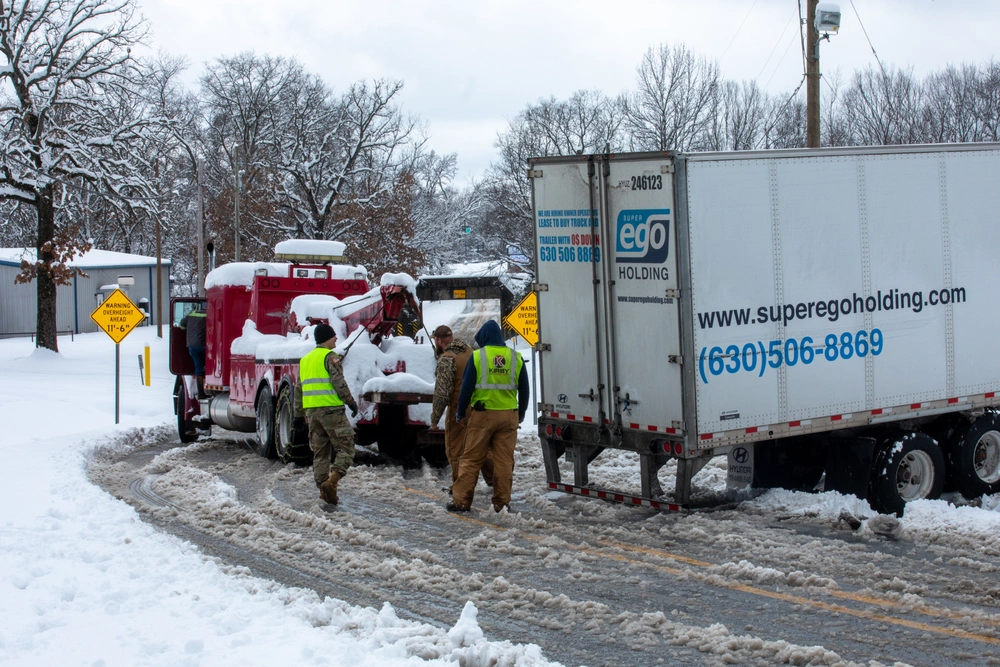 DVIDS - Images - Arkansas Guardsmen provide support in winter weather ...