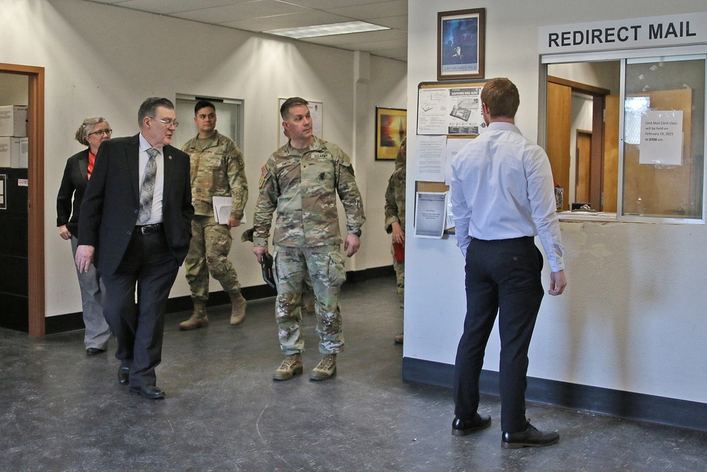 DVIDS - Images - Army AG visits JBLM postal facility [Image 3 of 7]