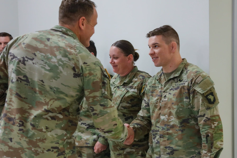 DVIDS - Images - BACH Medical Team Recognized for Expedited Soldier ...