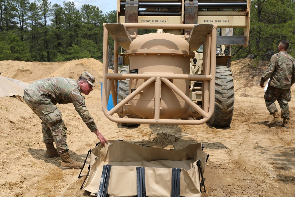 DVIDS - Images - 233rd QM CO establish a Fuel System Supply