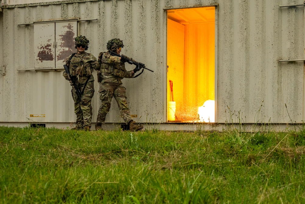 DVIDS Images 126 Security Forces - 1000w Q95 