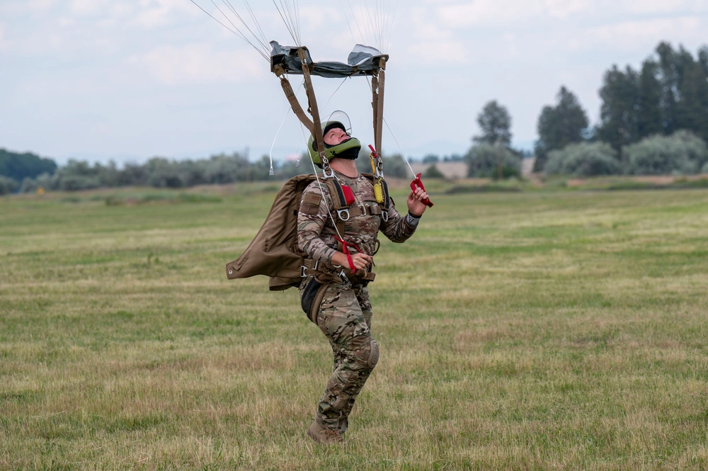 DVIDS Images Fairchild feet - 1000w Q95 