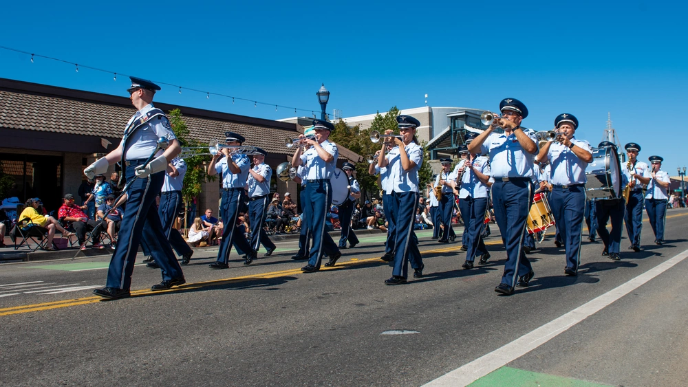 DVIDS Images Travis AFB participates - 1000w Q95 