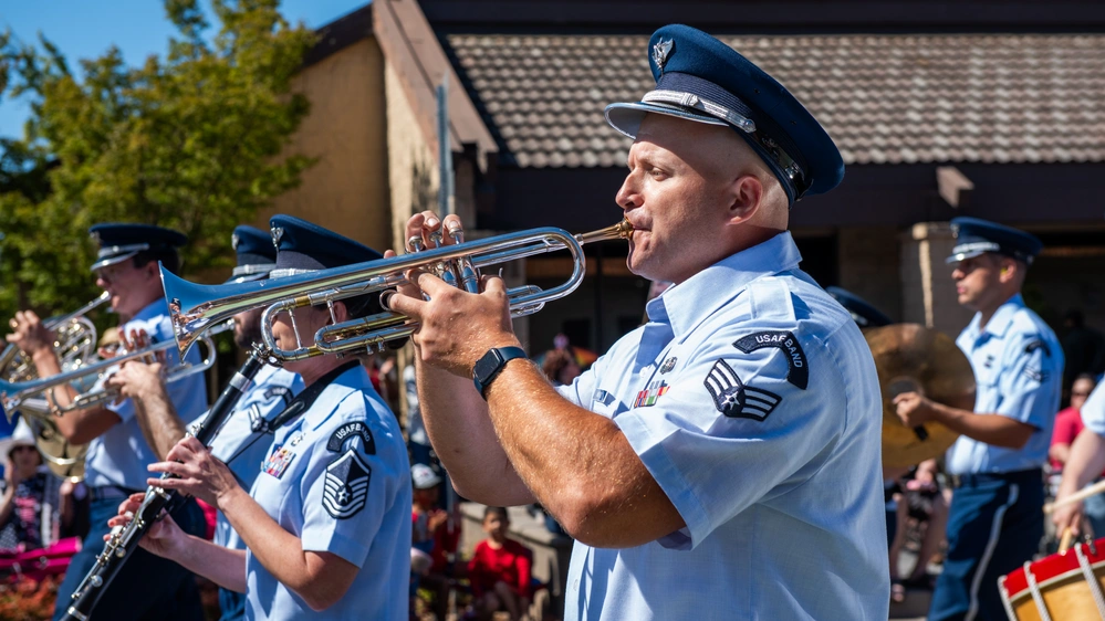 DVIDS Images Travis AFB participates - 1000w Q95 