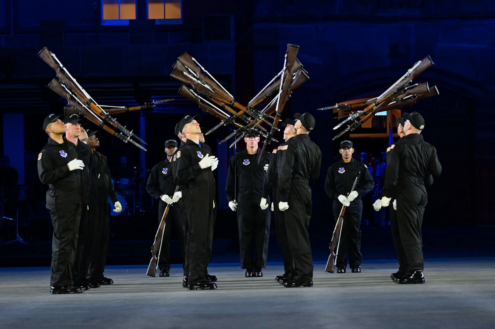 DVIDS Images Air Force Honor - 1000w Q95 