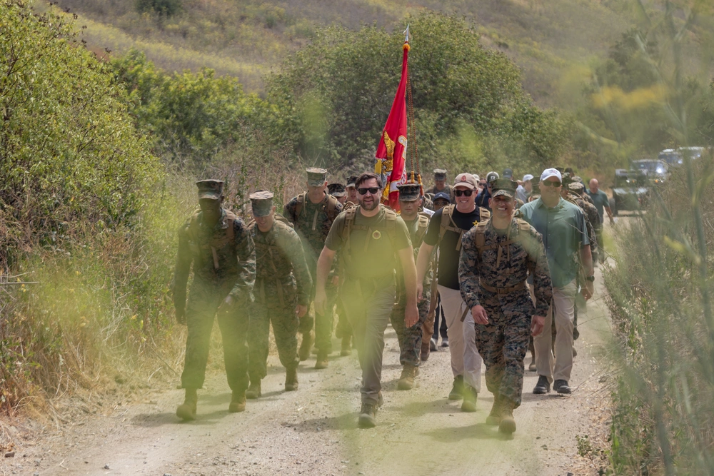 DVIDS - Images - VPOTUS hikes with HQSPT Bn. [Image 7 of 9]