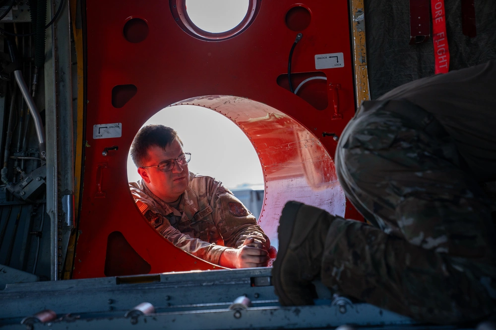 DVIDS Images 152nd Airlift - 1000w Q95