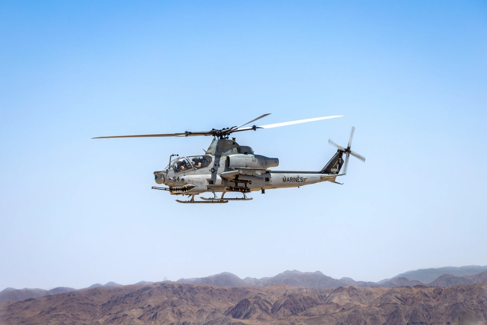 A.H.P.L　AHPL　ヒトツメ AH-64 Apache Helicopter 1