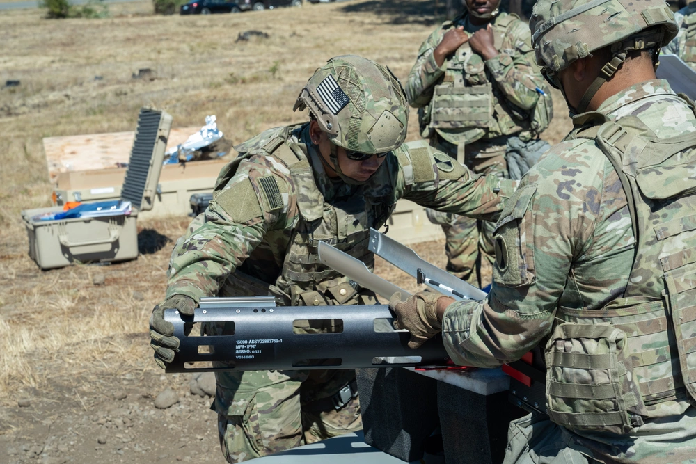 Soldiers assigned to I Corps gained hands-on experience in the field handling, operating and maintaining LE during the LE-SR SUD at Joint Base Lewis-McChord in August 2025.