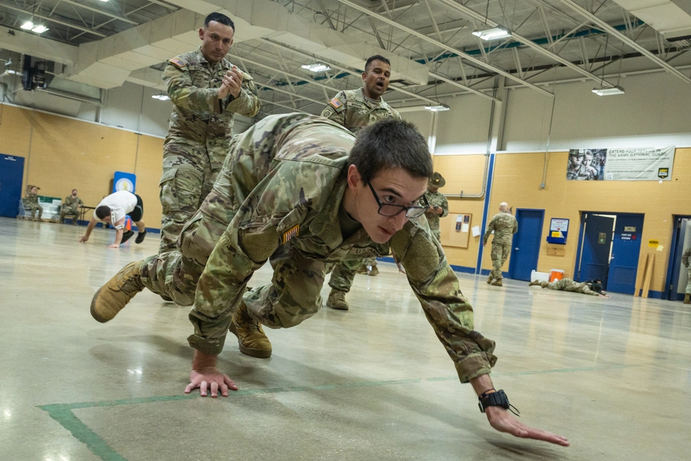 DVIDS - Images - Recruit Sustainment Program Conducts July drill [Image ...