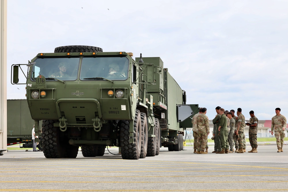 Soldiers using a MRC
