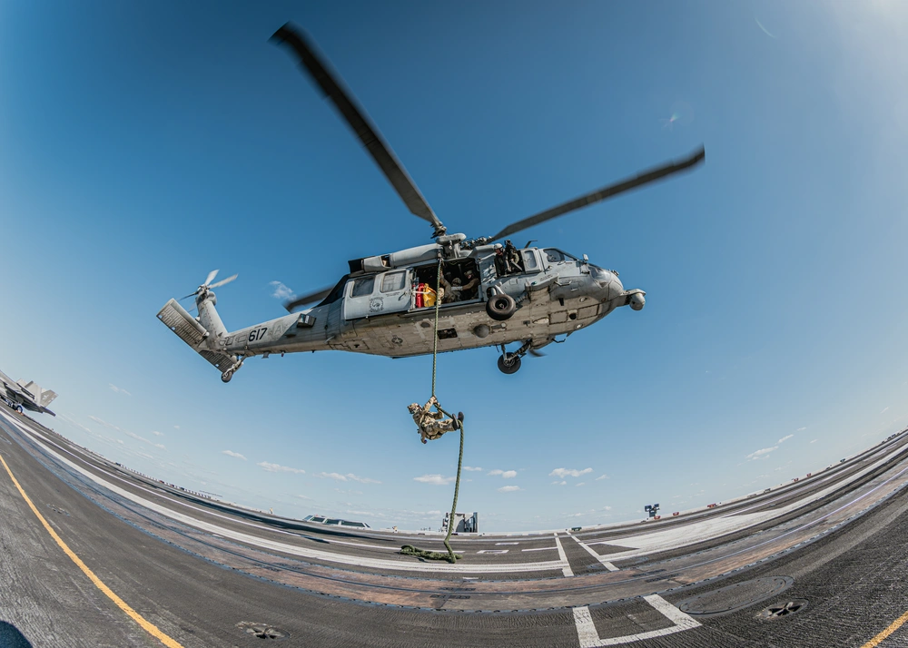DVIDS - Images - EODMU 5 and ROK Special Forces Conduct Fast Rope ...