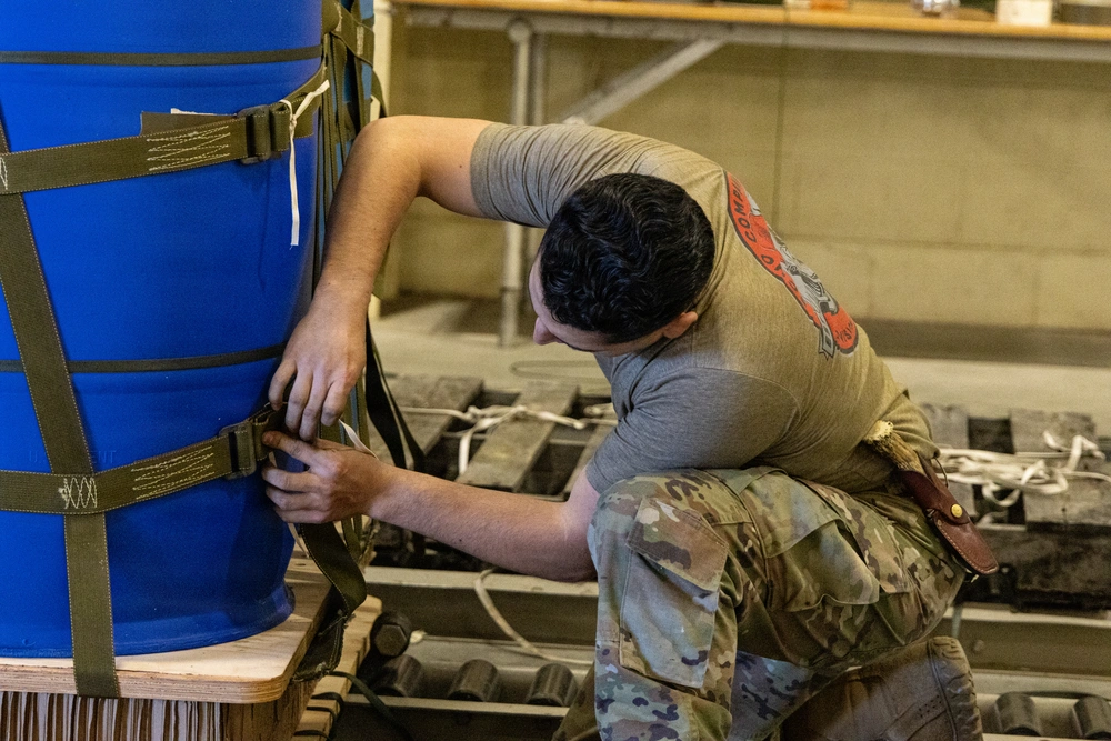 DVIDS - Images - Army Rigger Competition Marks 75th Anniversary of the ...